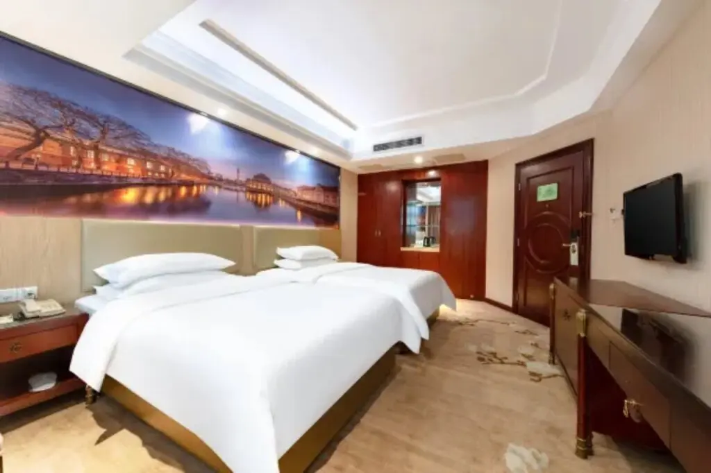 Шэньчжэнь: Vienna International Hotel Shenzhen Songgang Metro Station
