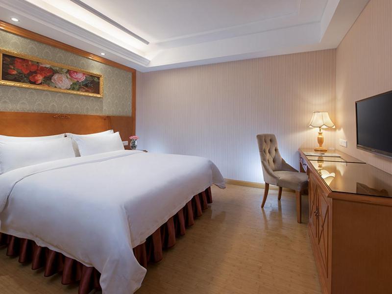 Шэньчжэнь: Vienna 3 Best Henggang Cuihu Shangzhuang