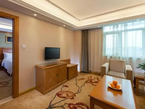 Шэньчжэнь: Vienna 3 Best Henggang Cuihu Shangzhuang