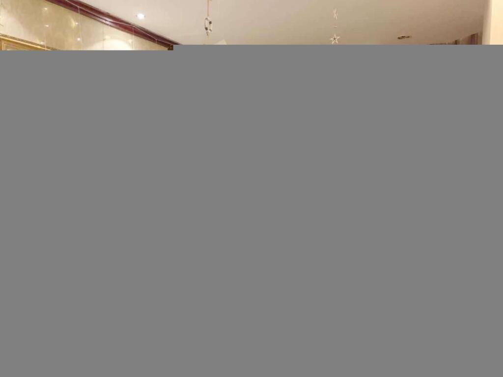 Шэньчжэнь: Vienna Hotel Shenzhen Pinghu Center Metro Station