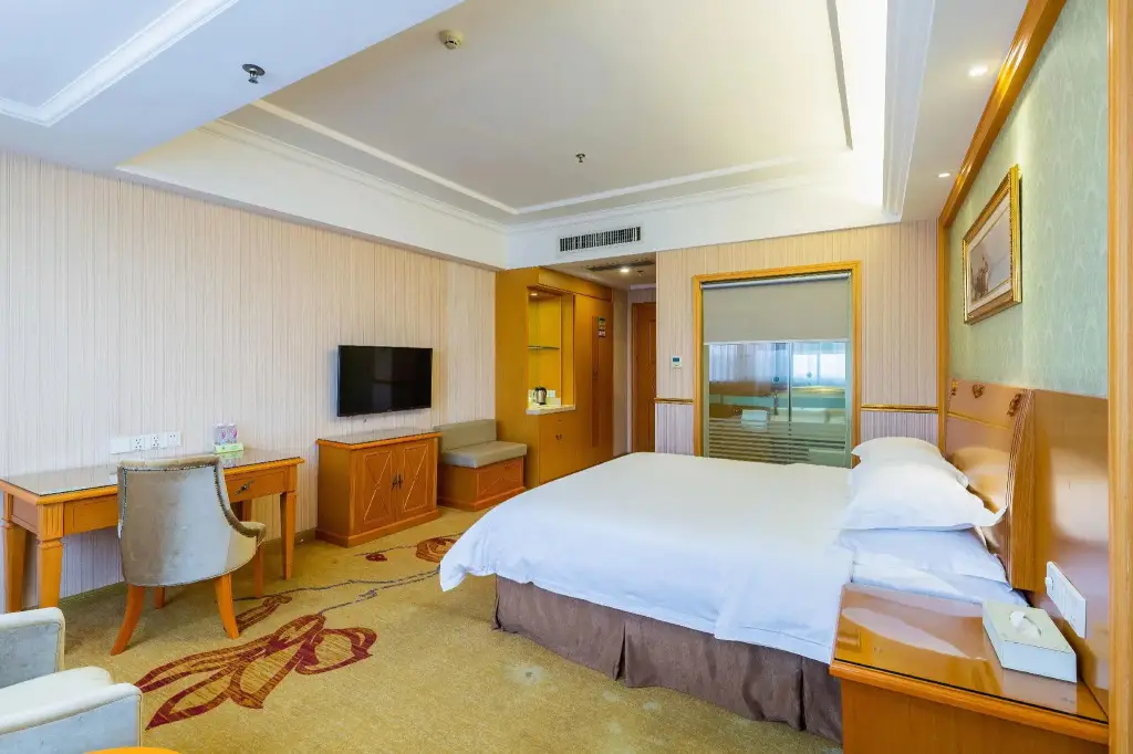 Шэньчжэнь: Vienna Hotel Shenzhen View Lake Park