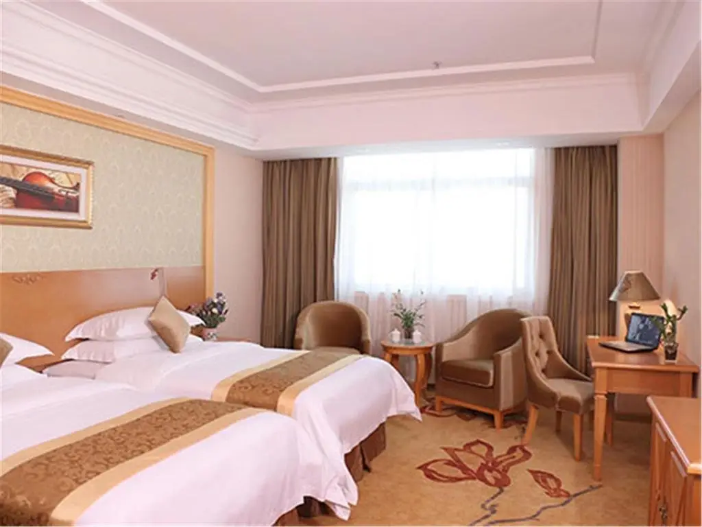 Шэньчжэнь: Vienna Hotel Shenzhen View Lake Park