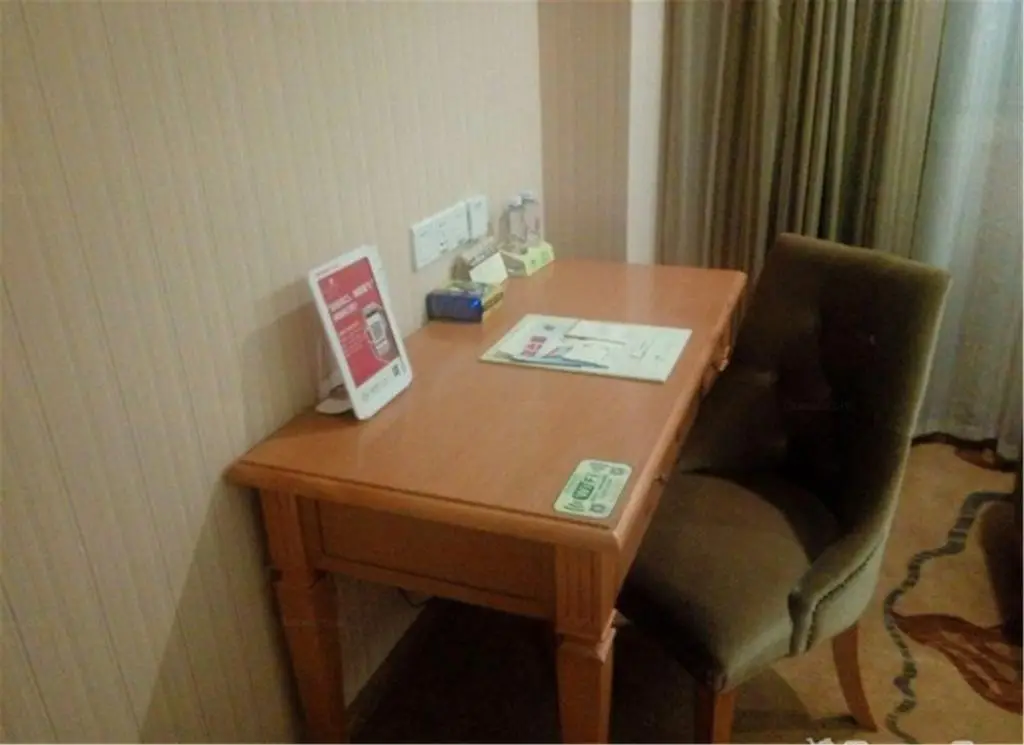 Шэньчжэнь: Vienna Hotel Shenzhen View Lake Park