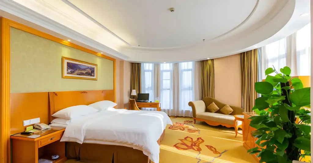 Шэньчжэнь: Vienna Hotel Shenzhen View Lake Park