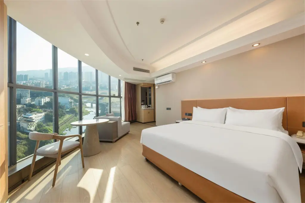 Шэньчжэнь: Vienna Hotel Shenzhen Pingshan Highway Station
