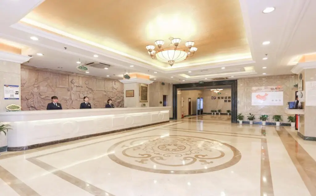 Vienna Hotel Shenzhen Pingshan Highway Station — фото 1