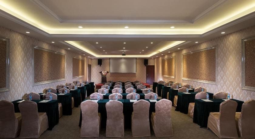 Дунгуань: Vienna Dongguan Tangxia Guanlan Lake Golf Club