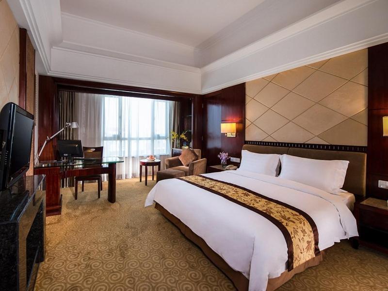 Дунгуань: Vienna Hotel Dongguan Changping Swan Lake Road