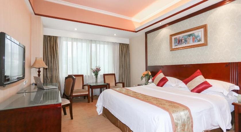 Дунгуань: Vienna Hotel Dongguan Changping Swan Lake Road