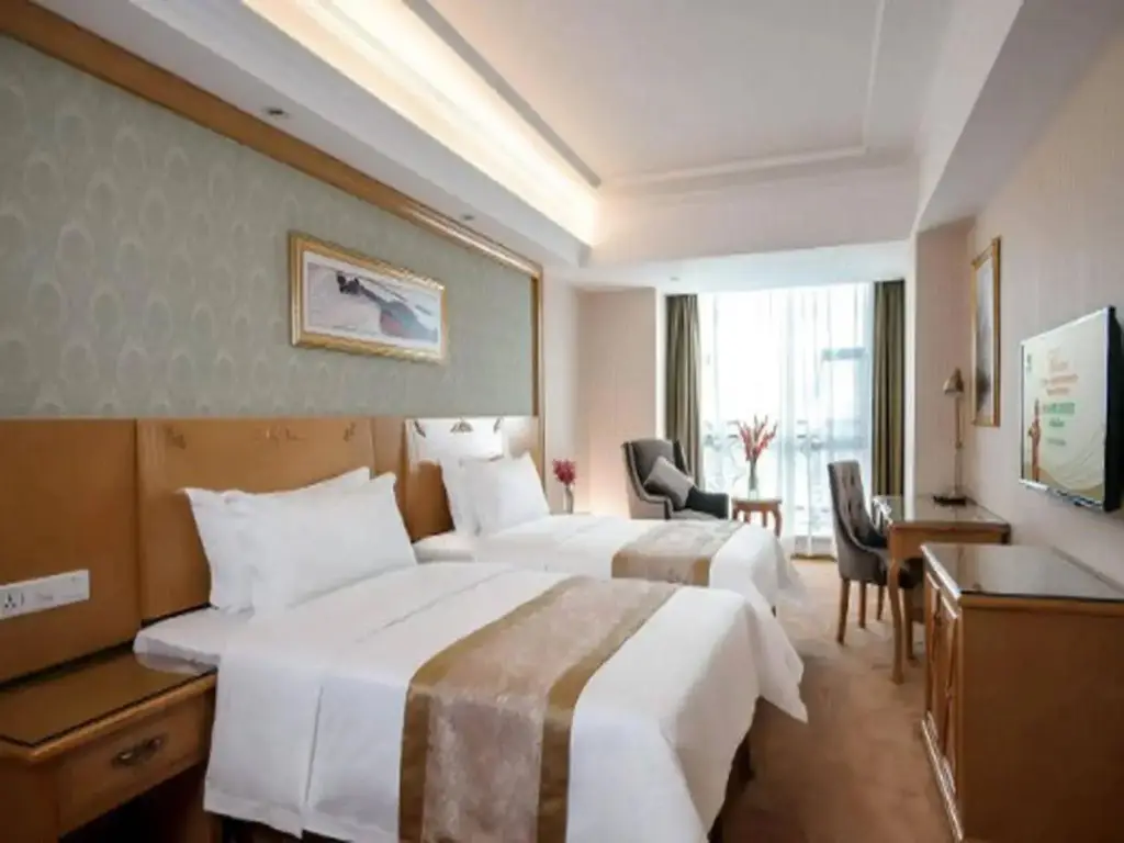 Гуанчжоу: Vienna Hotel Guangzhou Chimelong Dashi Metro Station