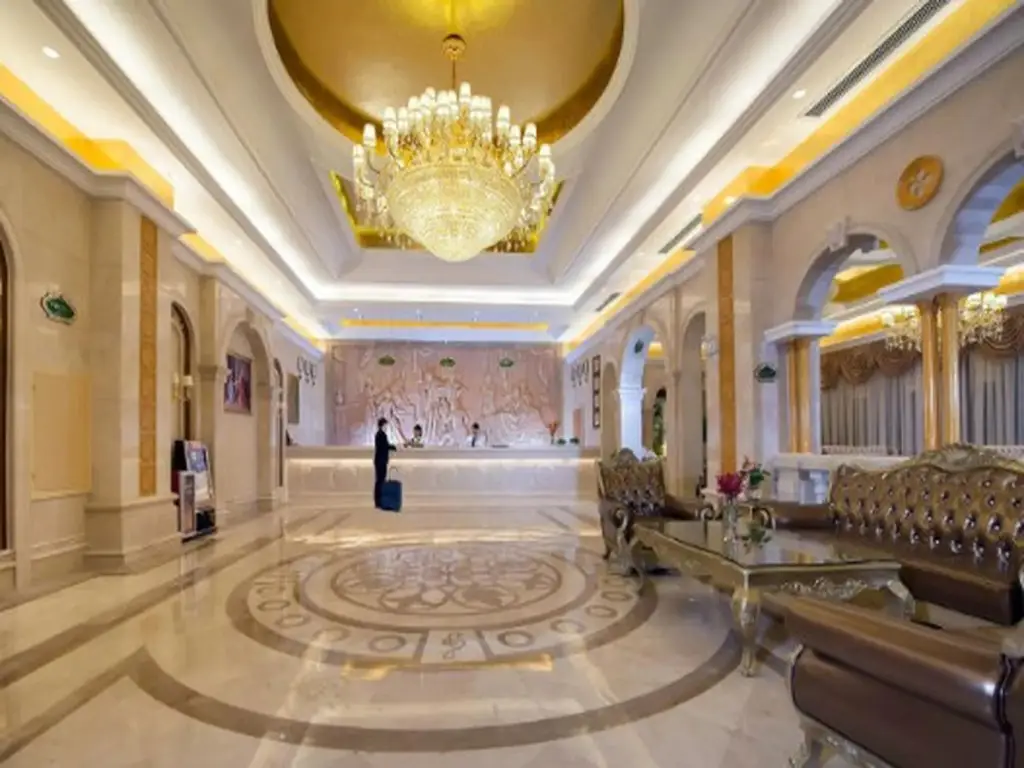 Гуанчжоу: Vienna Hotel Guangzhou Chimelong Dashi Metro Station