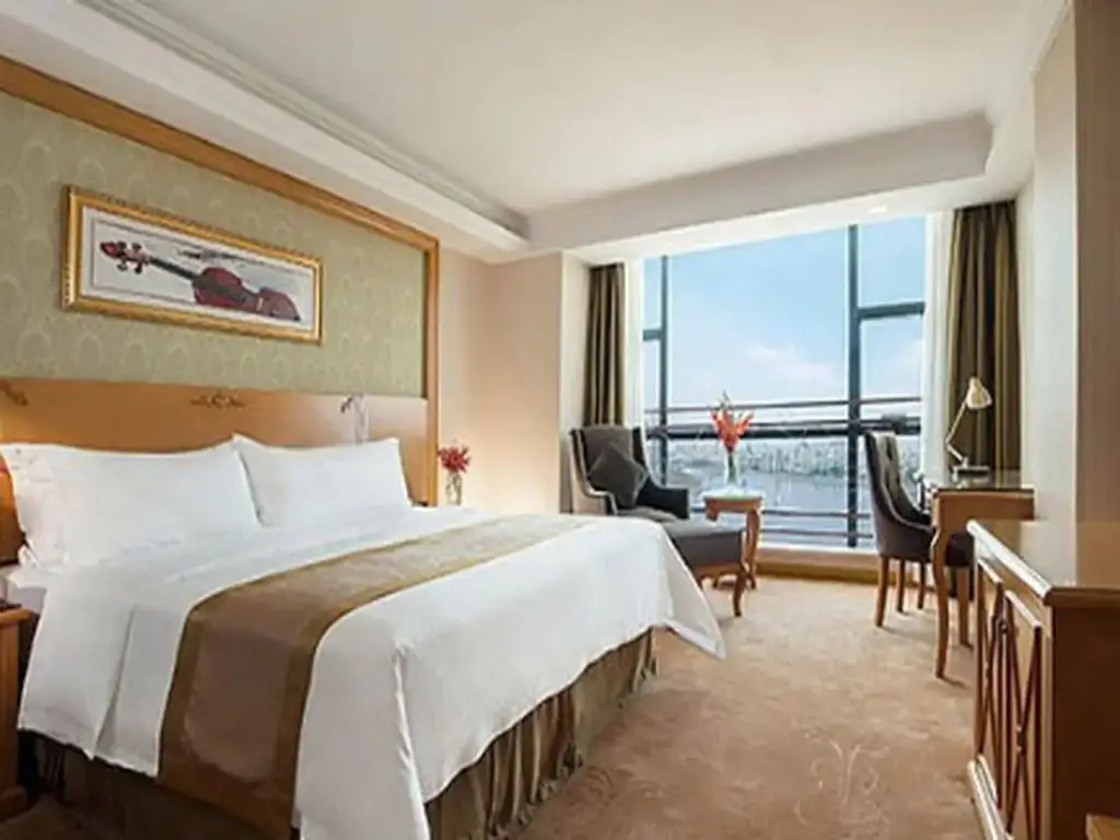 Гуанчжоу: Vienna Hotel Guangzhou Chimelong Dashi Metro Station