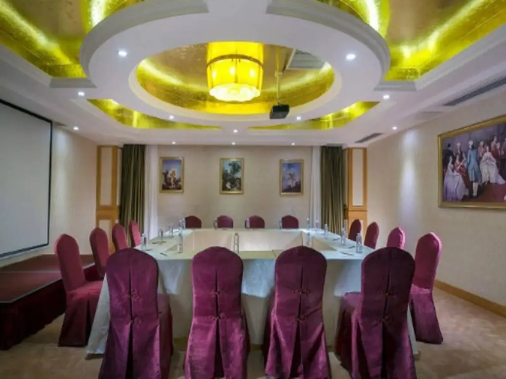 Гуанчжоу: Vienna Hotel Guangzhou Chimelong Dashi Metro Station