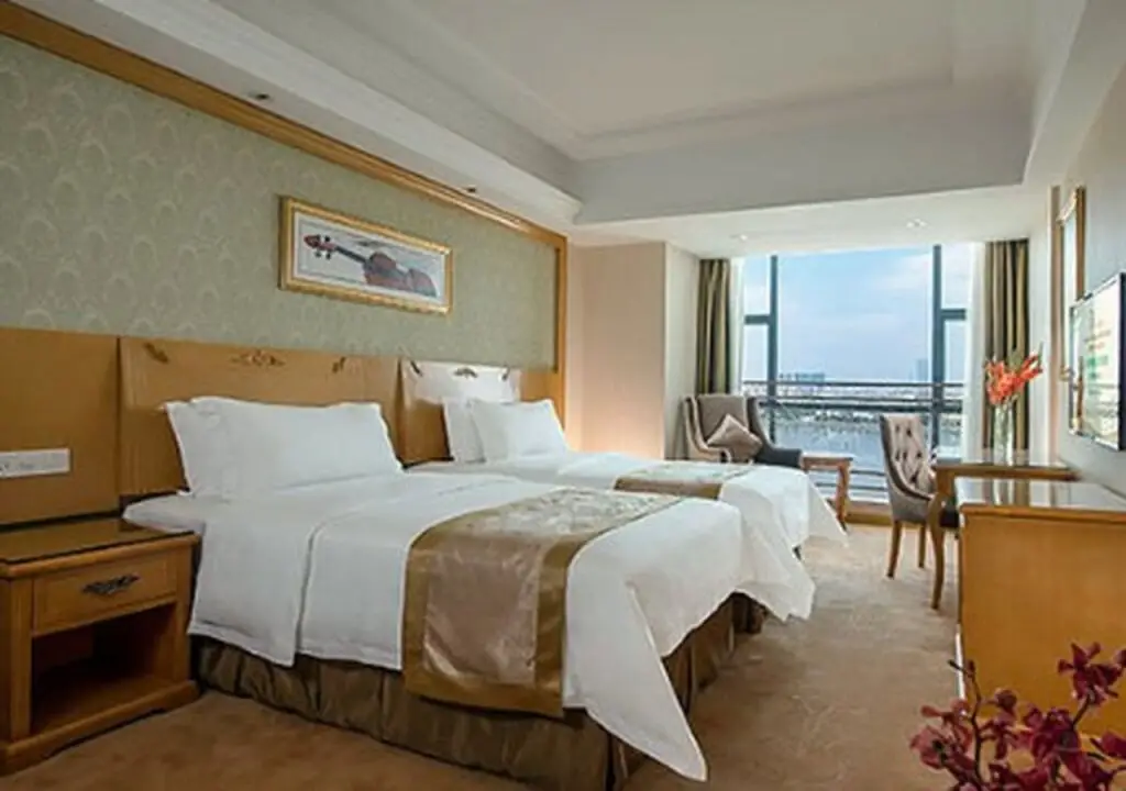 Гуанчжоу: Vienna Hotel Guangzhou Chimelong Dashi Metro Station