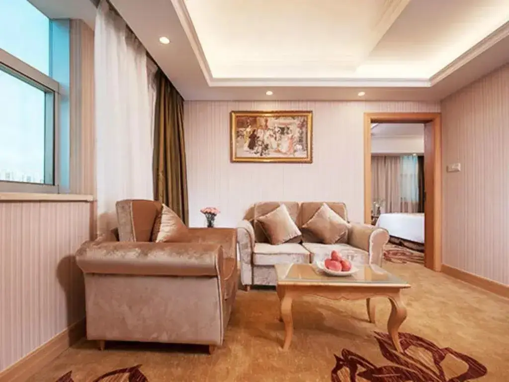 Шэньчжэнь: Vienna International Hotel Shenzhen Jingtian Banch