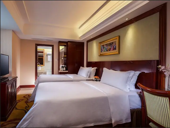 Шэньчжэнь: ViennaHotel Shenzhen Exibition Center