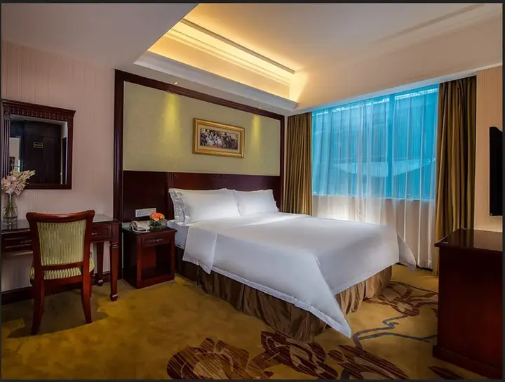 Шэньчжэнь: ViennaHotel Shenzhen Exibition Center