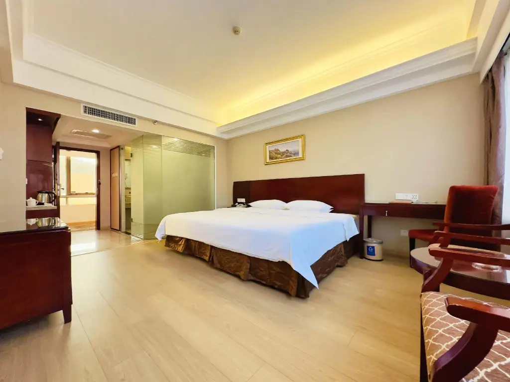 Шэньчжэнь: Vienna Hotel Shenzhen Yinhu