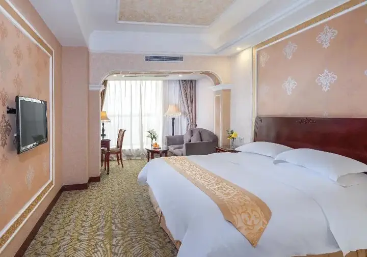 Шэньчжэнь: Vienna Hotel Shenzhen Exhibitian Center 2nd