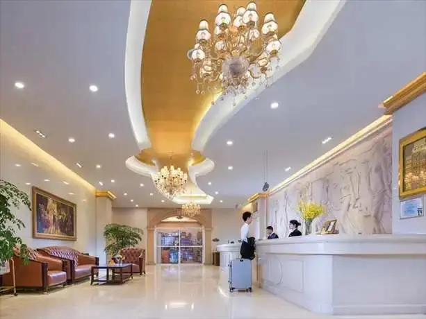 Шэньчжэнь: Vienna Hotel Shenzhen Bao'an Fanshen Metro Station