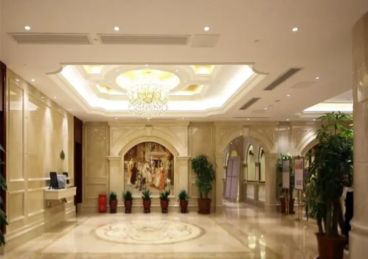 Шэньчжэнь: Vienna Hotel Shenzhen International