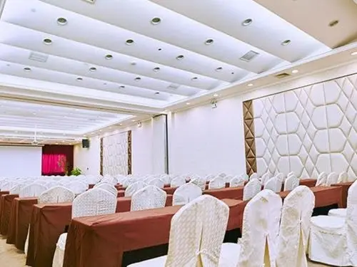 Vienna Hotel Guiyang Yunyan Baoshan North Road Brand — фото 1