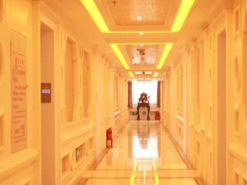 Юньчэн: Vienna International Hotel Yuncheng Yanhu