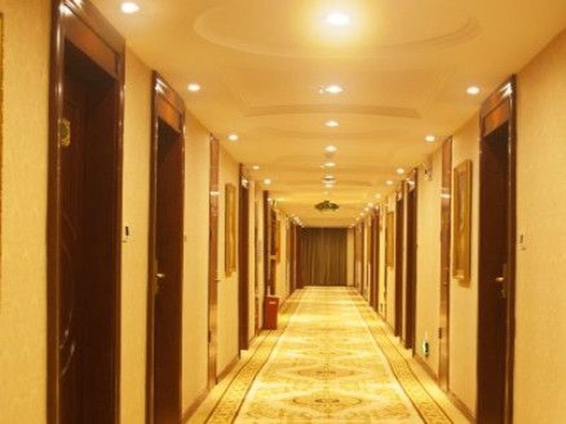 Чжанцзяцзе: Vienna Hotel Zhangjiajie North Railway Station
