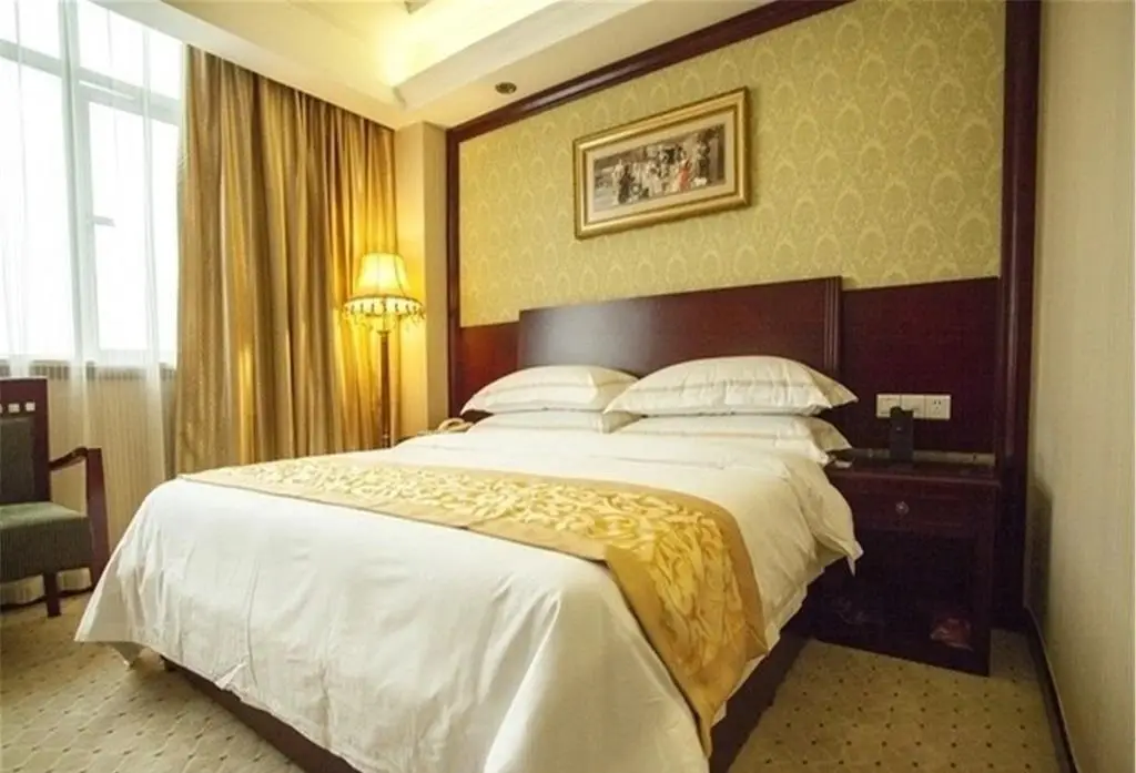 Цзясинь: Vienna International Hotel Zhejiang Jiashan Xitang