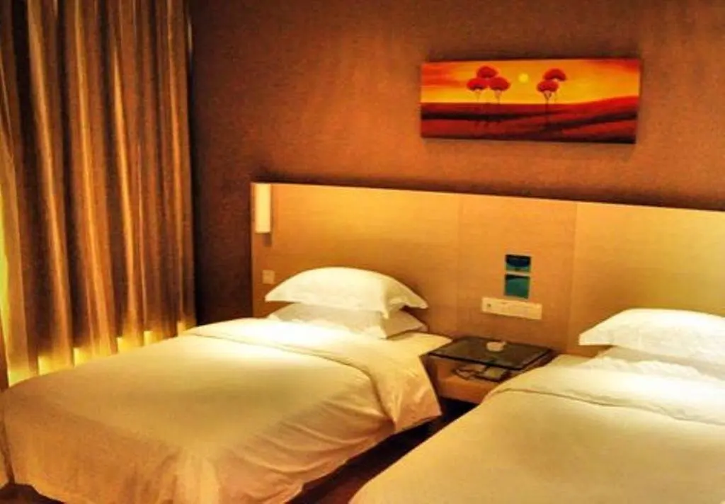 Учжоу: City Comfort Inn Wuzhou Shizheng Plaza