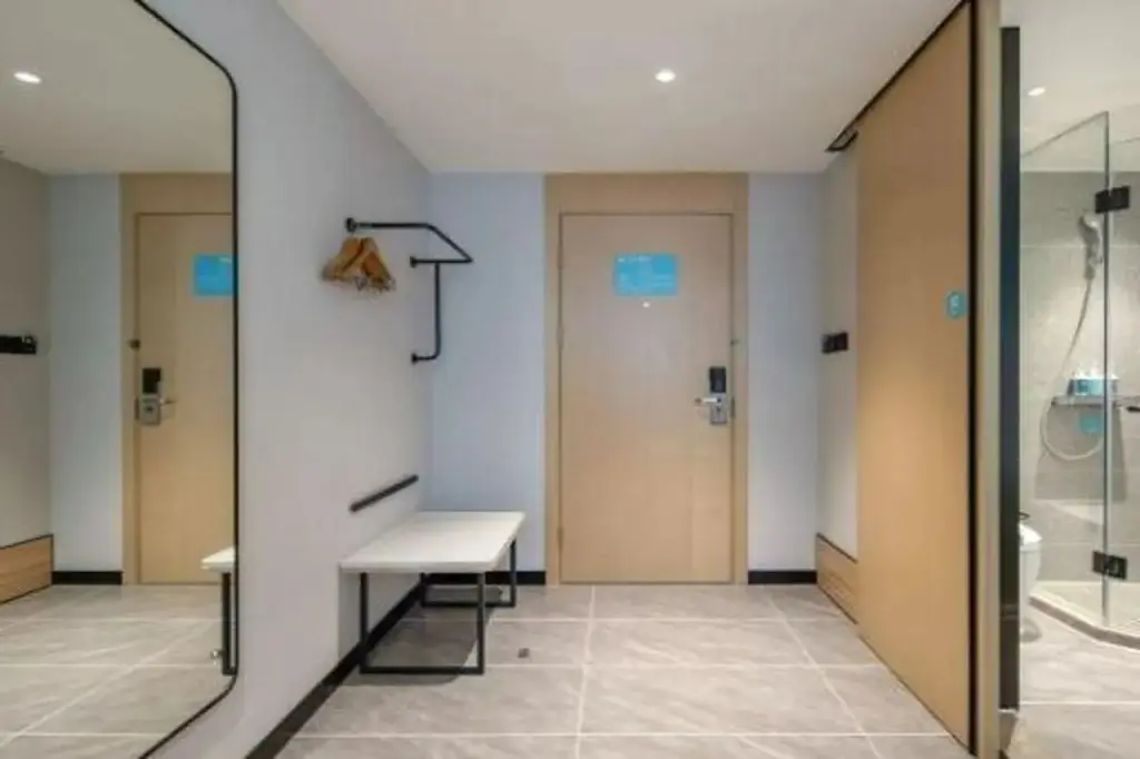 Учжоу: City Comfort Inn Wuzhou Shizheng Plaza