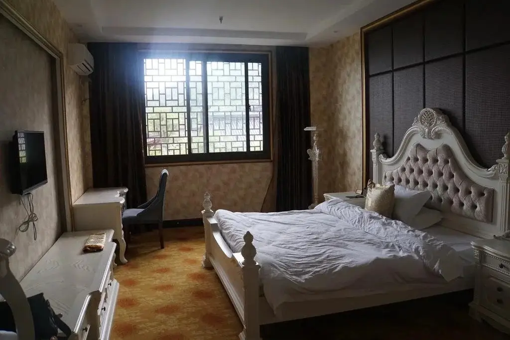 Dadongshan Holiday Inn — фото 1