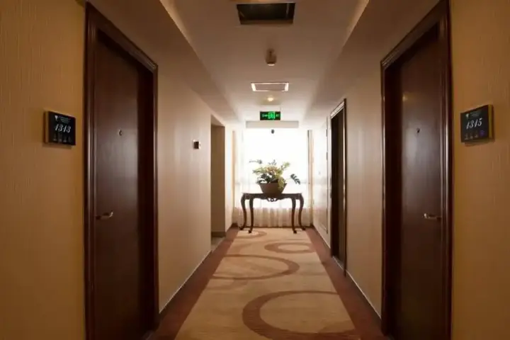 Чэнду: Chengdu Longhu Beach Hotel