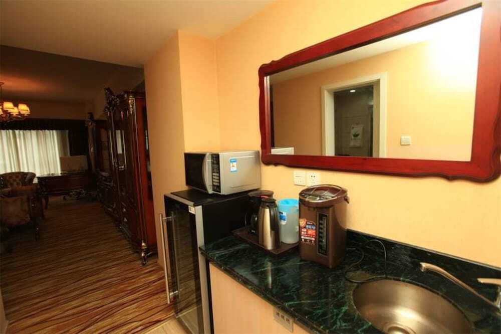 Чэнду: Chengdu Longhu Beach Hotel