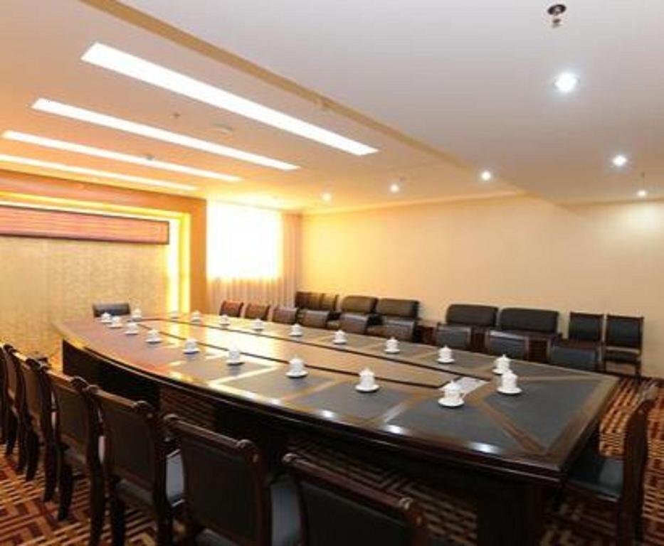 Юйлинь: Guangxi Yulin Shenghao Business Hotel