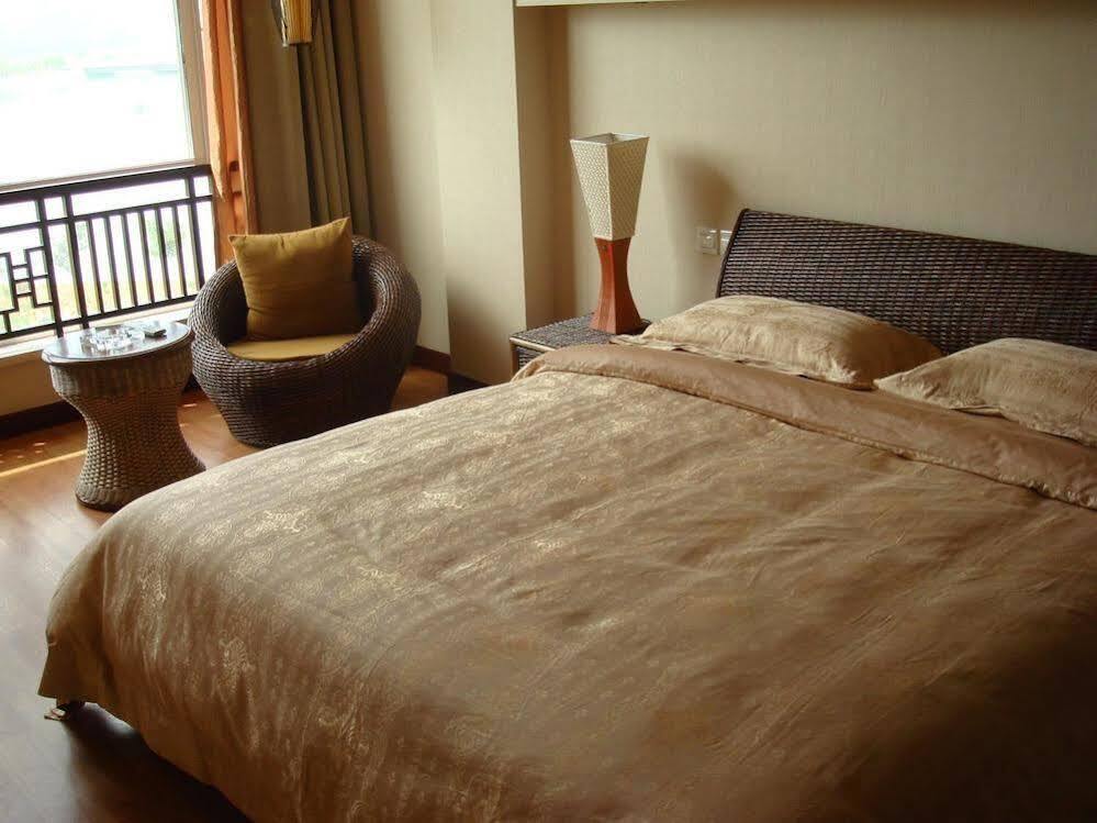 Shapotou Holiday Hotel — фото 1