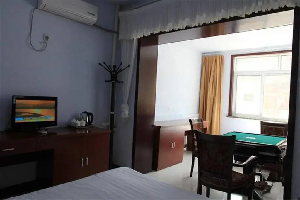Чэндэ: Chengde Renfang Hotel