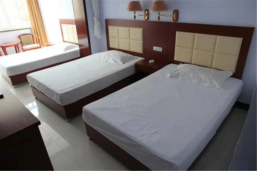 Чэндэ: Chengde Renfang Hotel