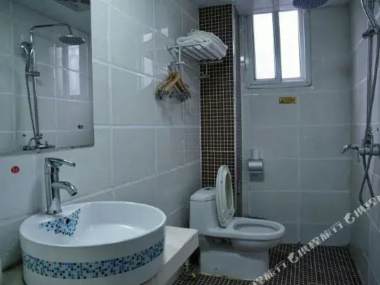 Сянси: Fenghuang Dongliyuan Inn