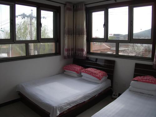 Пекин: Longqingxia Jixiangyu Guesthouse