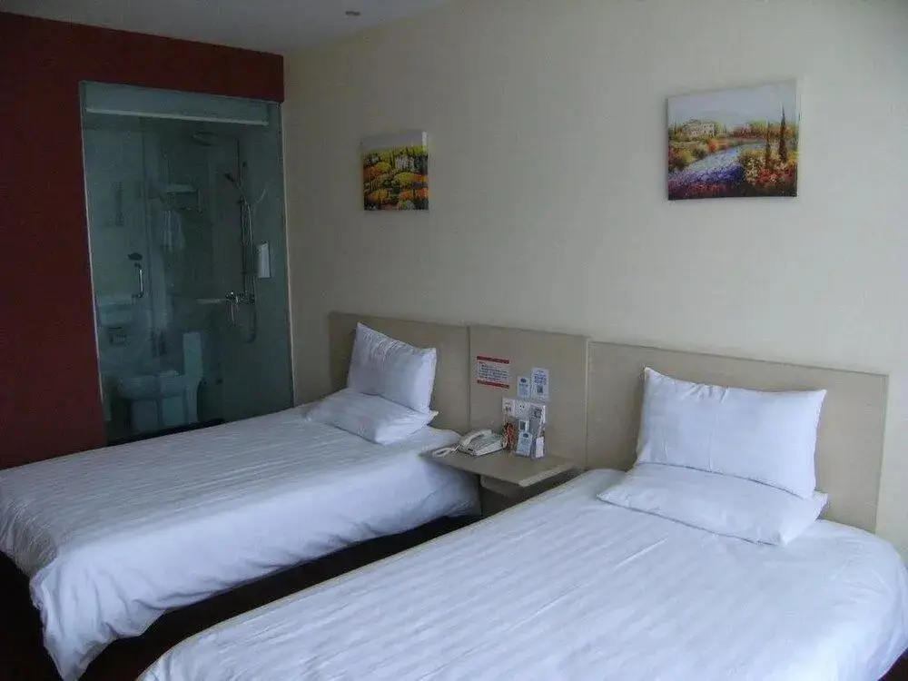 Наньтун: Hanting Hotel Nantong Sports and Exhibition Center