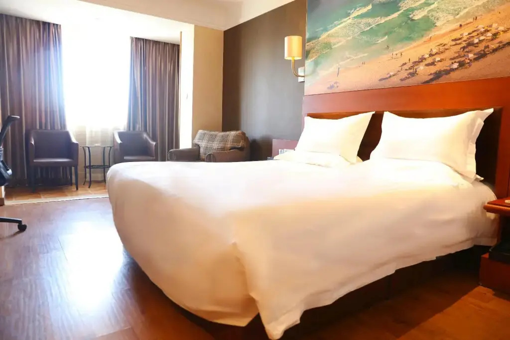 Циньхуандао: Starway Hotel Qinhuangdao Tianshuicaotang