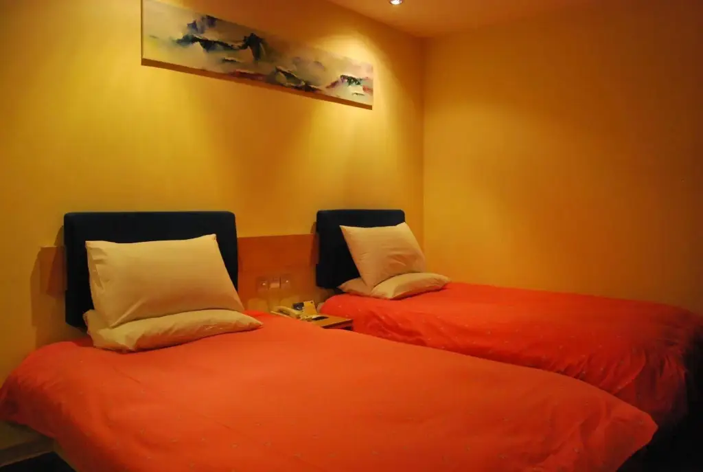 Шанхай: Home Inns Shanghai Hongqiao World Trade Xianxia Road