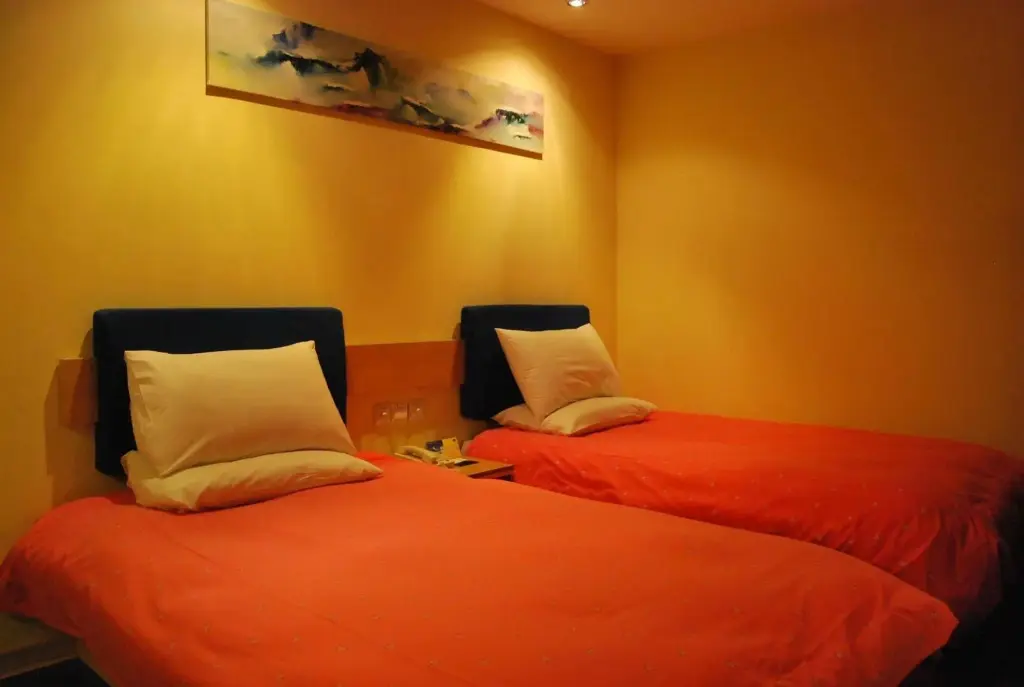 Шанхай: Home Inns Shanghai Hongqiao World Trade Xianxia Road