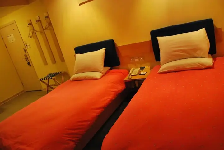 Шанхай: Home Inns Shanghai Hongqiao World Trade Xianxia Road