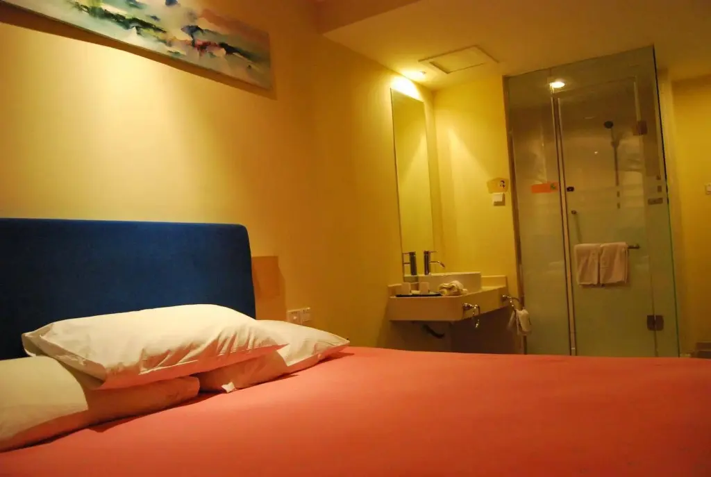Шанхай: Home Inns Shanghai Hongqiao World Trade Xianxia Road