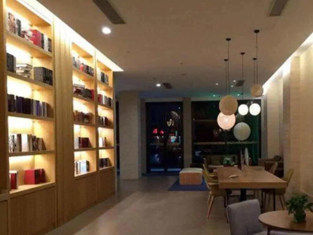 Цзясинь: Ji Hotel (Haining Haichang South Road Leather City