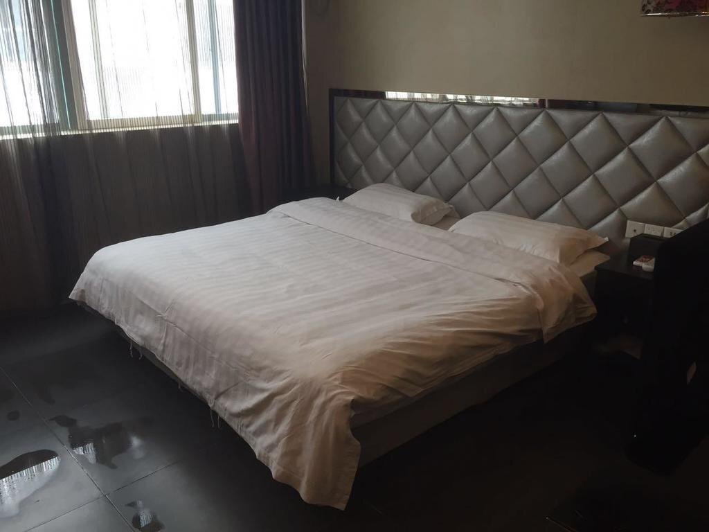 Нанкин: Outai Business Fast Hotel Lukou Boutique