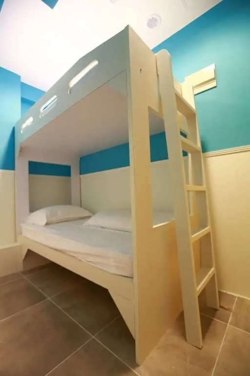 Гонконг: ColorZ Hostel