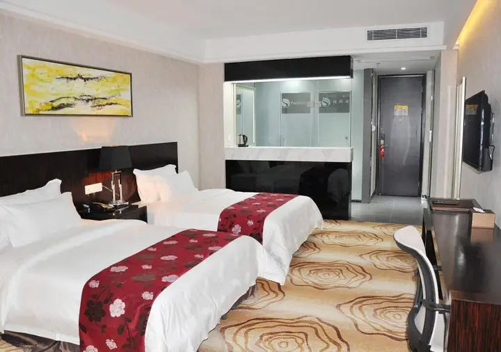 Шэньчжэнь: Campanile Hotel (Shenzhen Longcheng Plaza Metro Station)